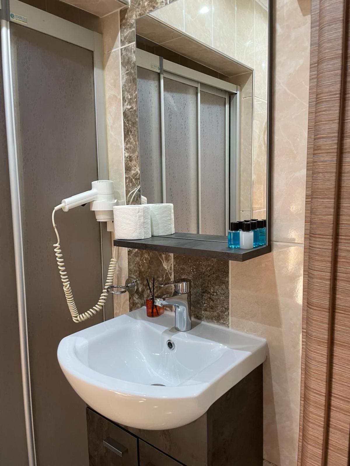 Apart Otel Luna Taksim İstanbul